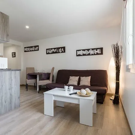 Sleep In City Center Antibes